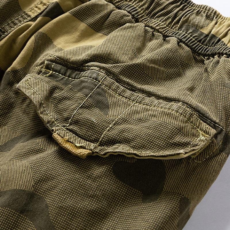 Men's Retro Camouflage Cotton Multi-Pocket Elastic Waist Cargo Shorts 06696407M